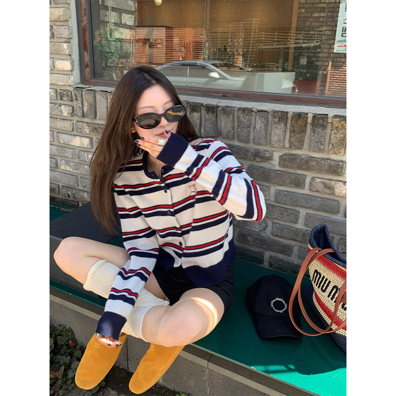 Cute Dog-Themed Spring Long-Sleeve Striped Knit Sweater with Round Neck and Cardigan Style for Women Cute Dog-Themed Spring Long-Sleeve Striped Knit Sweater with Round Neck and Cardigan Style for Women
