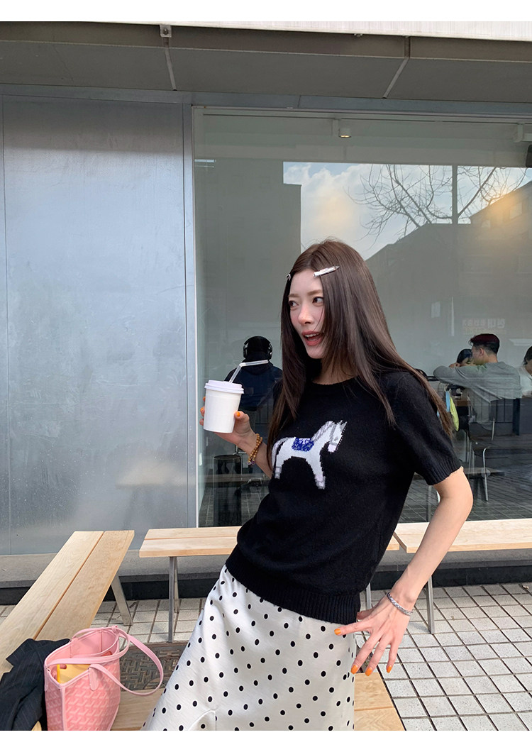 牙套大汪 【Мадридское детство】 Отличный состав! Двухцветный вязаный джемпер с короткими рукавами и жаккардовым узором пони