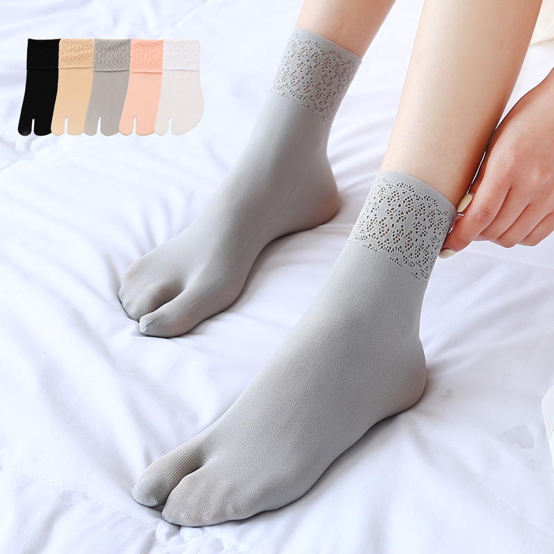 Gray Split-Toe Socks for Women, Two-Toe Socks, Summer Thin Velvet Ice Socks, Pilates Split-Toe Socks, Mesh Slouch Socks