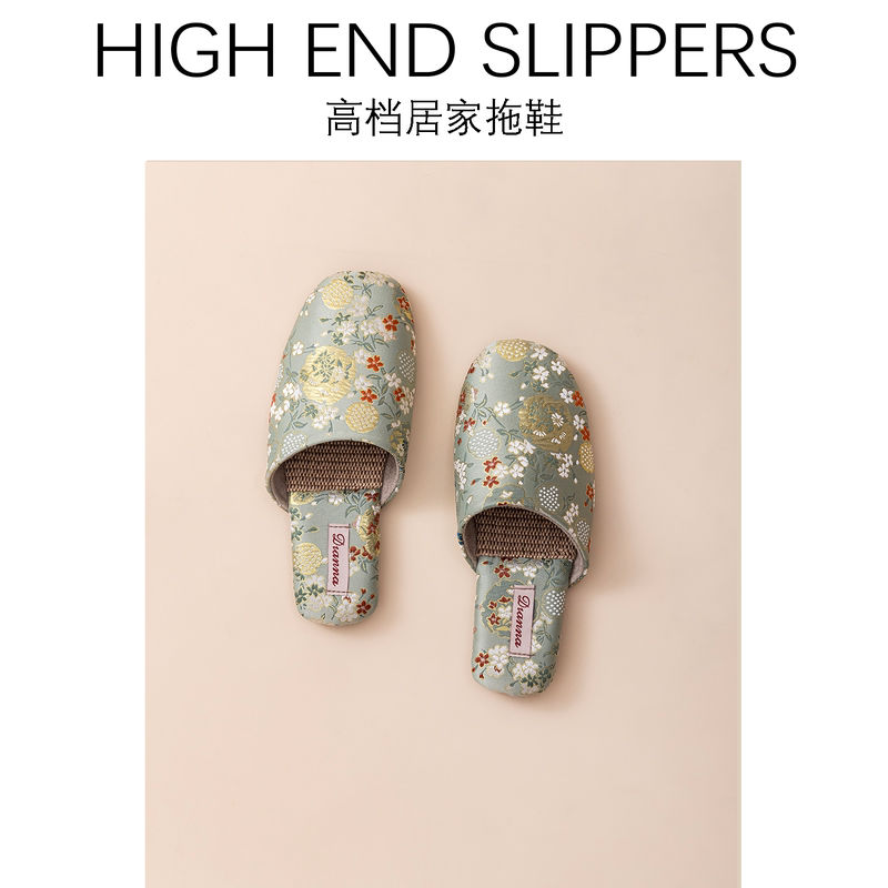 Couple's Home Cotton Slippers, Autumn and Winter Fashionable Slippers, Warm, Comfortable, Non-Slip, High-End, High-Looking Embroidered Cotton Shoes for Winter