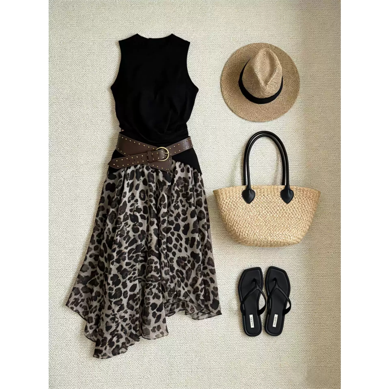2026 Super Trendy Summer Outfit: a Complete Set of Sleeveless Waist-Cinching Tank Top with Belt and Leopard Print Skirt Two-Piece Set