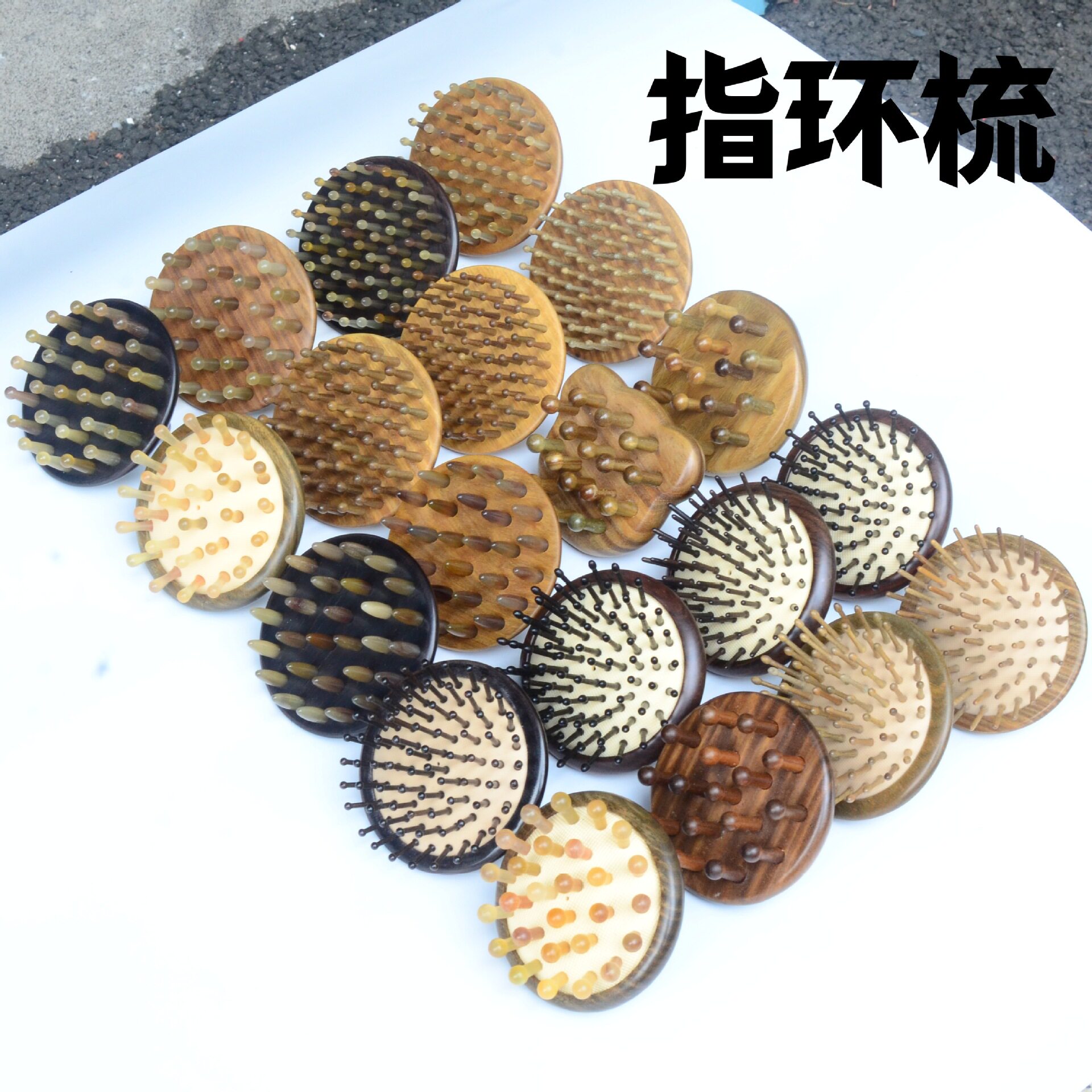 Source manufacturer green sandalwood ring massage comb