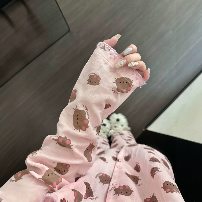 Autumn Soft Cartoon Cat Print Long-Sleeved Cardigan Pajamas and Long Pants Casual Loose-Fitting Home Wear Set That Can Be Worn Outside Autumn Soft Cartoon Cat Print Long-Sleeved Cardigan Pajamas and Long Pants Casual Loose-Fitting Home Wear Set That Can Be Worn Outside