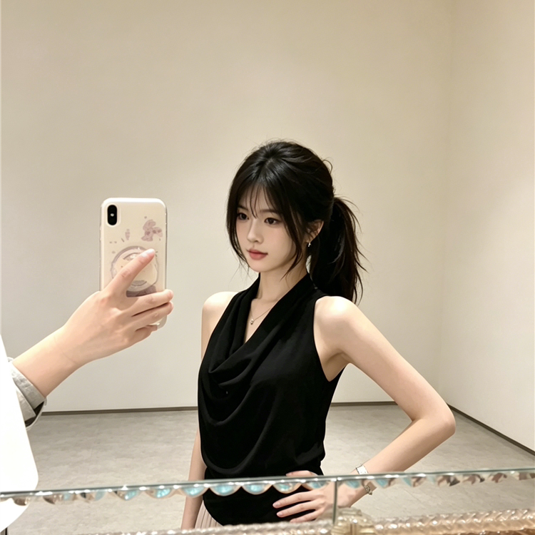 Korean-Style Mature Fashion 2026 Summer New Elegant Artistic Style Draped Neck Halter Backless Knitted Tank Top