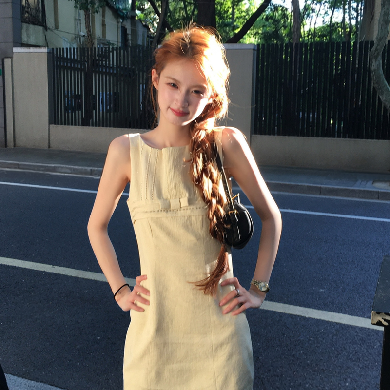 Unique and Beautiful French-Style Yellow Sleeveless Dress for Women, Summer 2026 New Model, Petite Size, Very Attractive, Gentle Short Dress Unique and Beautiful French-Style Yellow Sleeveless Dress for Women, Summer 2026 New Model, Petite Size, Very Attractive, Gentle Short Dress