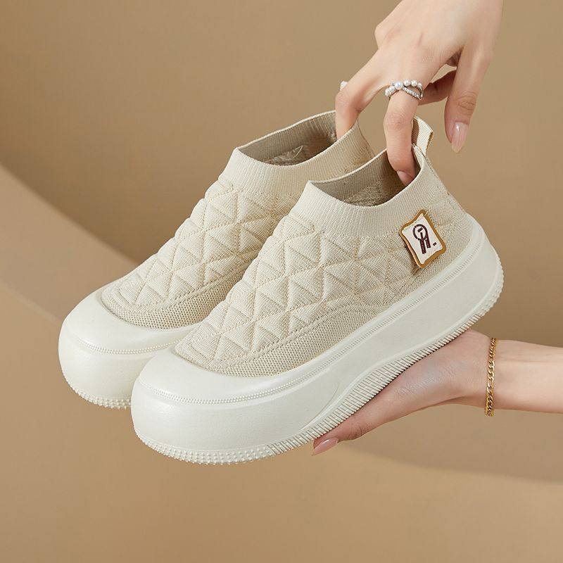 Spring and Autumn New Fashion Versatile Women's Slip-On Shoes, Lightweight, Comfortable, Breathable, Soft-Soled Old Beijing Cloth Shoes, Mom Shoes