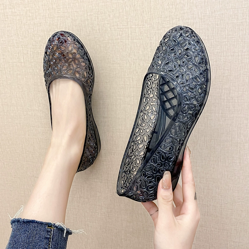 Non-Slip Crystal Sandals for Women, Suitable for Outdoor Wear, Fairy-Style, Closed-Toe, Flat-Heeled, Hollow-Out Clogs for Middle-Aged and Elderly Women