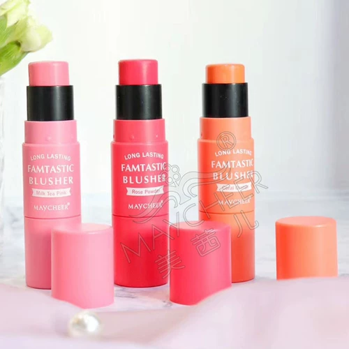 Новый макияж кремовый румянец лице