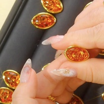 (Q Jewelry) amber stud earrings slightly different