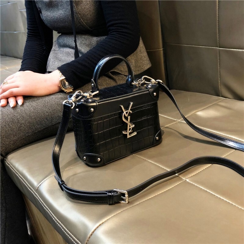Saint Luo Hong Kong Brand Crocodile Pattern Stylish Small Square Bag 2026 New Trendy High-End Handbag Shoulder Bag Quality Saint Luo Hong Kong Brand Crocodile Pattern Stylish Small Square Bag 2026 New Trendy High-End Handbag Shoulder Bag Quality