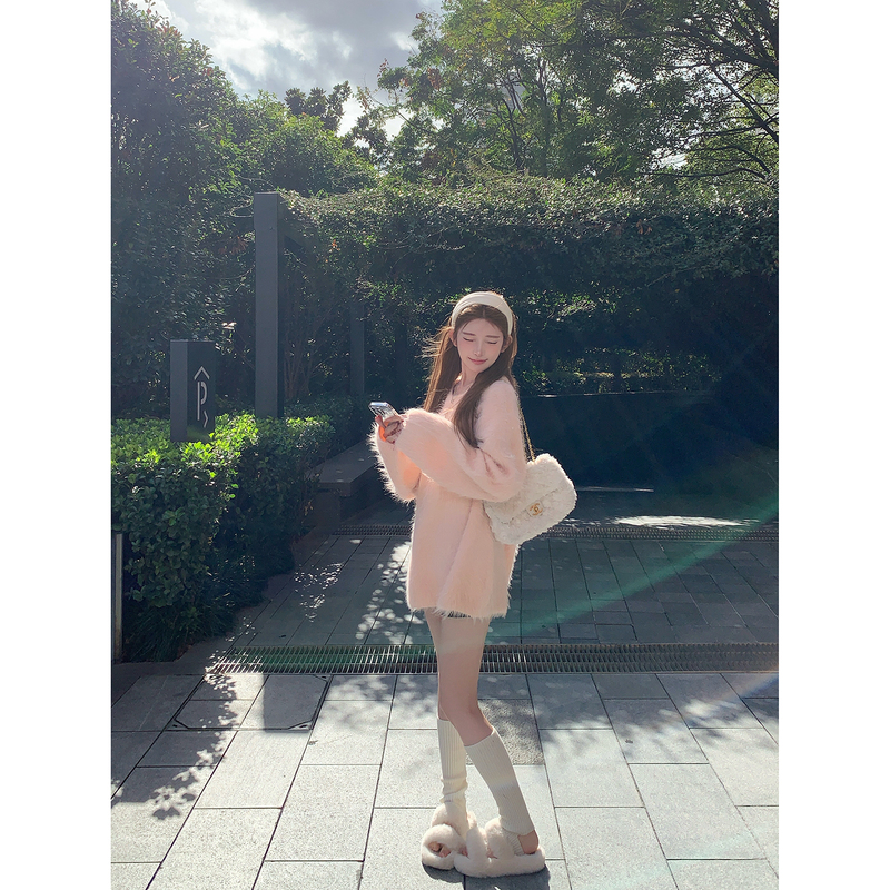 Chen Dayu Loose and Casual Pink Knitted Top for Women, Autumn and Winter, High-End Thickened Mid-Length Sweater That Covers the Buttocks