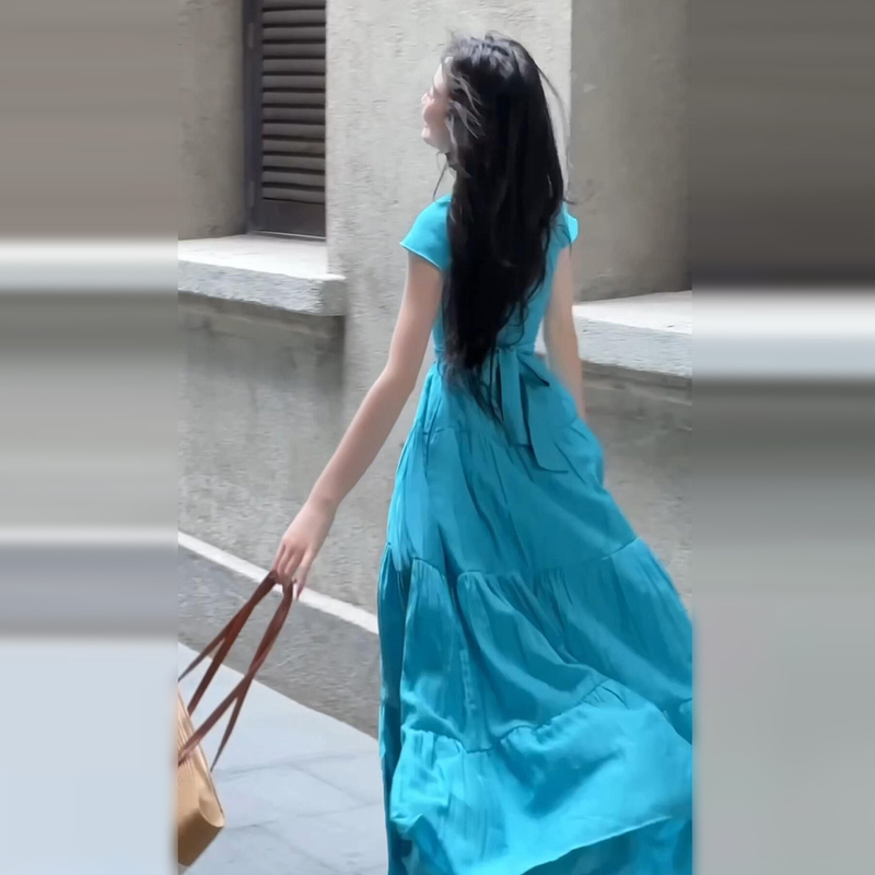 French-Style Vacation Blue Short-Sleeved Dress for Women 2026 New Summer Sleeveless Waist-Cinching A-Line Large Hem Long Dress