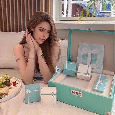Подарочная коробка Mooncake Tiffano