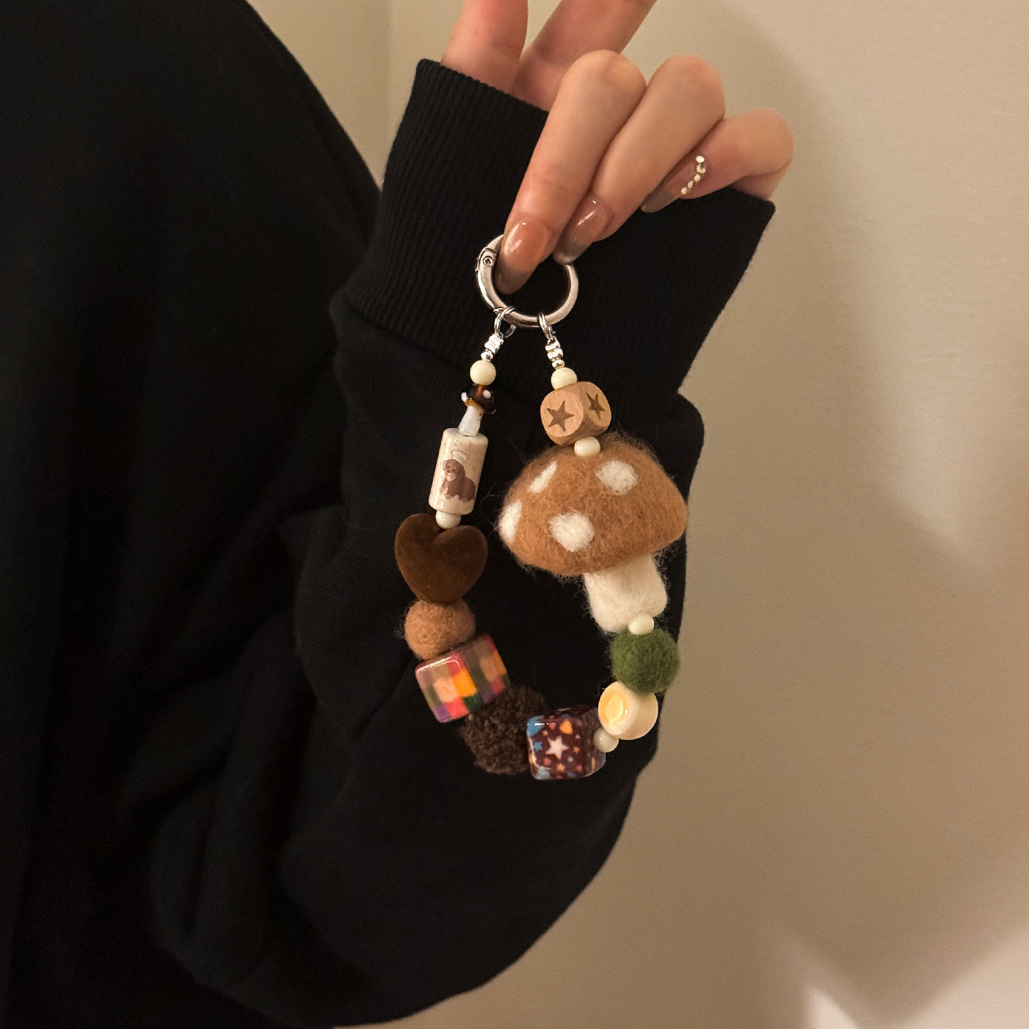 Retro Maillard Mushroom Phone Charm Bag Pendant Niche Wool Felt Beaded Charm Wrist Strap Keychain