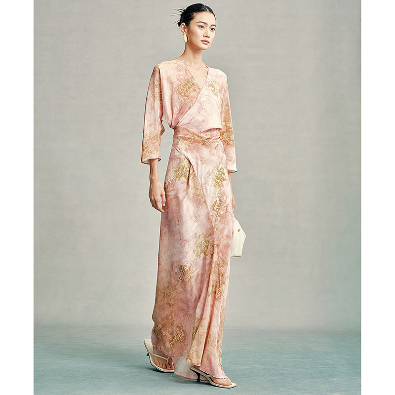 Summer 2026 New High-End French-Style One-Piece Wrap-Style Printed Bias-Cut Waist-Cinching Mulberry Silk Dress for Women Summer 2026 New High-End French-Style One-Piece Wrap-Style Printed Bias-Cut Waist-Cinching Mulberry Silk Dress for Women