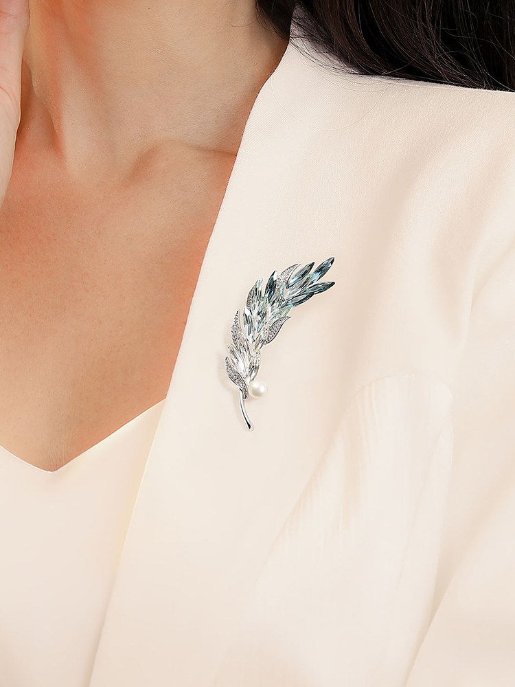 Abenheart Danish Crystal Wheat Spike Brooch, High-End Exquisite Fashion Pin with Unique Design, Niche Gift for Women