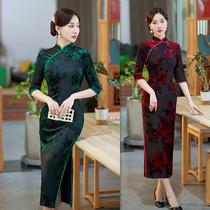 Old Shanghai retro ethnic style long three-quarter sleeve cheongsam for middle-aged and elderly ladies 2023 spring and autumn new banquet cheongsam