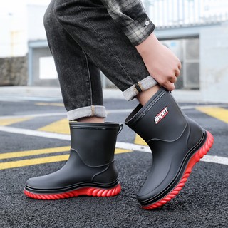 Botas de lluvia de tubo corto de moda para hombres, zapatos de agua caliente para pesca al aire libre, botas de lluvia impermeables para el trabajo, zapatos de goma antideslizantes y resistentes al desgaste de cocina