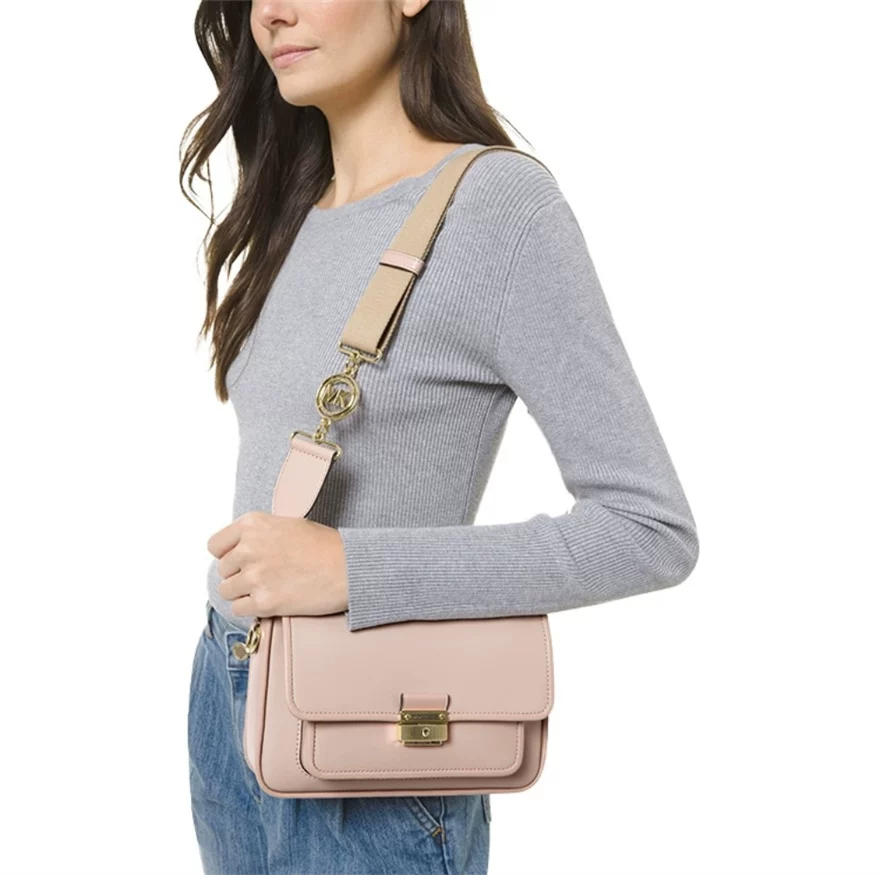 Женская сумка Michael Kors Michacars MK Bradsahw pink средняя по размеру кортик seal сумка через плечо