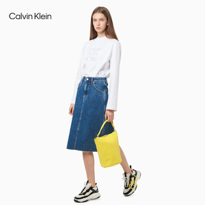 CKJeans 女士单肩斜挎时尚纯色出街潮流水桶包 DH2254Q1100