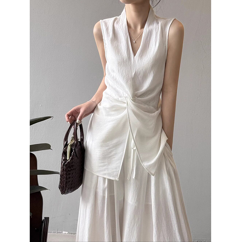 V-Neck Knotted White Sleeveless Vest Shirt for Women, Cotton and Linen Summer New Style, Unique and Delicate Waist-Cinching Linen Top V-Neck Knotted White Sleeveless Vest Shirt for Women, Cotton and Linen Summer New Style, Unique and Delicate Waist-Cinching Linen Top