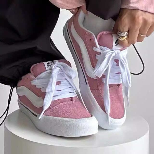 Kun Skool bread shoes rose red dragon fruit color fat potato shoes men's and women's shoes suede sneakers plus velvet shoes