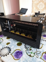 Zi Kui Xiang moves the writing paper and replaces the hand with a writing machine without any supervision.