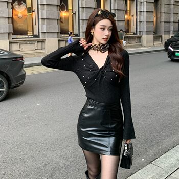 Hollinna High-Waisted Short Leather Skirt for Women, Spring and Autumn, Sexy and Versatile, Waist-Cinching, Slimming, Glossy Half Skirt, Bodycon Skirt