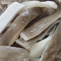 Freshly cut shark skin original shark skin sea fish skin seafood natural soup fish maw cold dressing nourishing ingredients for Buddha Jumping Over the Wall