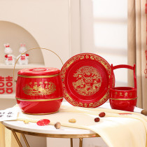 The new three-piece set of mahogany barrels for the bride and groom a collection of dowry supplies for the descendants and grandchildren and wedding decorations for the wedding.