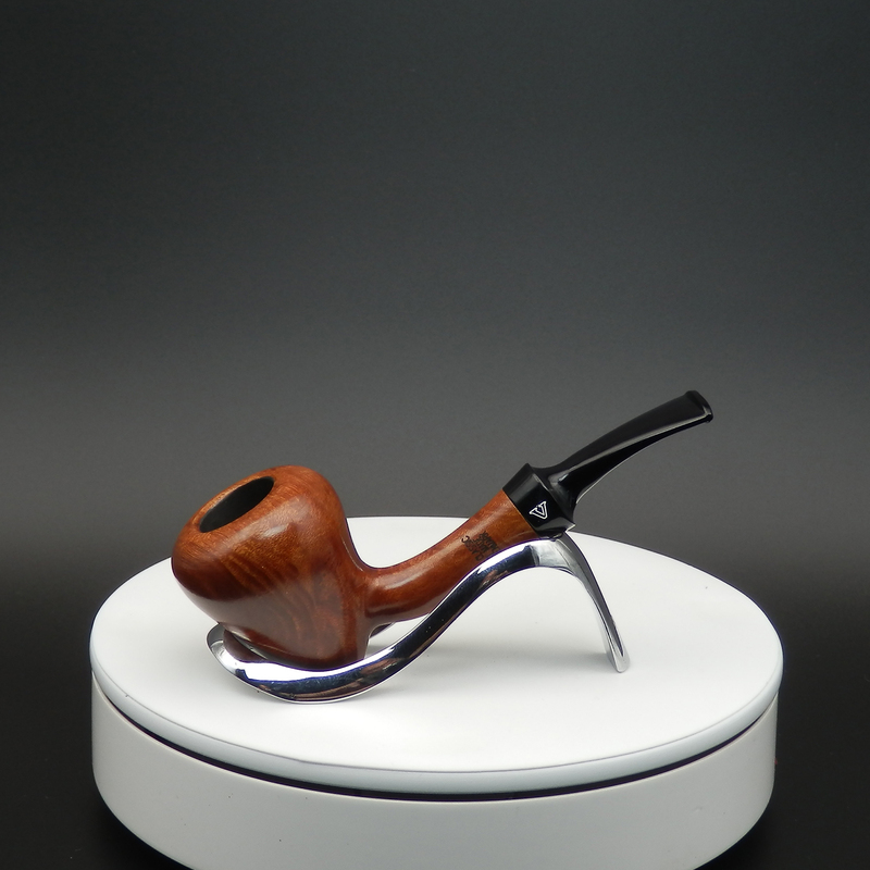 Viking Classics Danish Briar Smooth Carved Acorn Bent Pipe Viking Classics Danish Briar Smooth Carved Acorn Bent Pipe