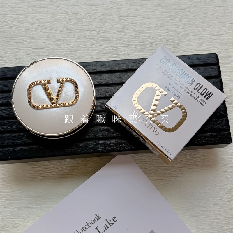 New Valentino White Cushion Leather Clear Bb Cream Ln1Ln2/La1 High-End Cushion Foundation with a Watery Glow New Valentino White Cushion Leather Clear Bb Cream Ln1Ln2/La1 High-End Cushion Foundation with a Watery Glow