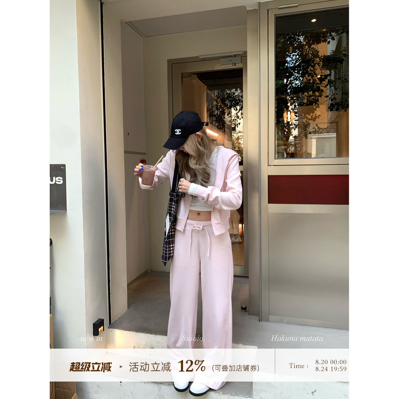 8Uioio Sweetness Five-Grid Signal Pink Sweatshirt Set for Women 2026 Spring New Wide-Leg Pants Two-Piece Set 8Uioio Sweetness Five-Grid Signal Pink Sweatshirt Set for Women 2026 Spring New Wide-Leg Pants Two-Piece Set
