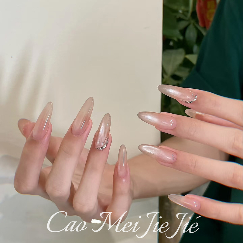 Handmade Nude Color Cat-Eye Rhinestone Press-On Nails, Medium-Length, Suitable for Wedding Photos, Almond-Shaped, Exquisite and High-End, Brightening Effect Handmade Nude Color Cat-Eye Rhinestone Press-On Nails, Medium-Length, Suitable for Wedding Photos, Almond-Shaped, Exquisite and High-End, Brightening Effect