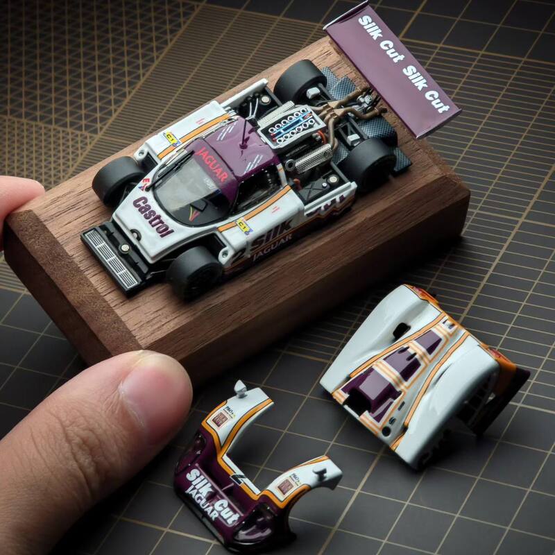 Transcend Model 1:64 Jaguar Xjr-9 Lemans Alloy Car Model