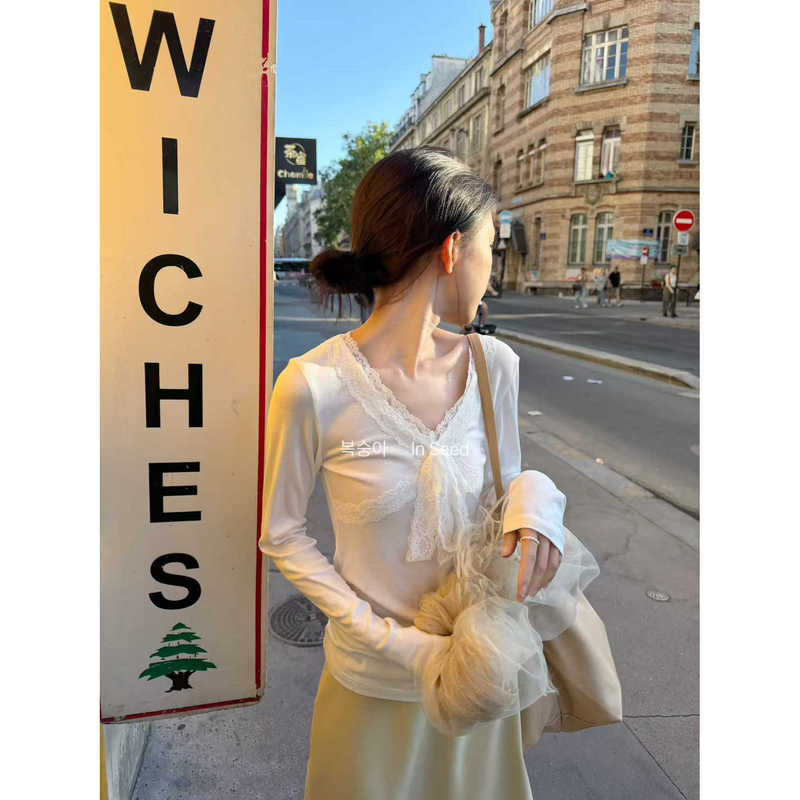 Peach Bronya Souvenir | V-Neck Lace Patchwork Tie-Up Long-Sleeved T-Shirt 11233 Peach Bronya Souvenir | V-Neck Lace Patchwork Tie-Up Long-Sleeved T-Shirt 11233