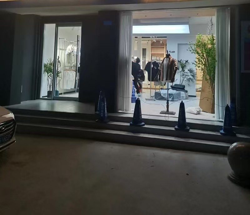 奥特莱品牌清仓折扣店7