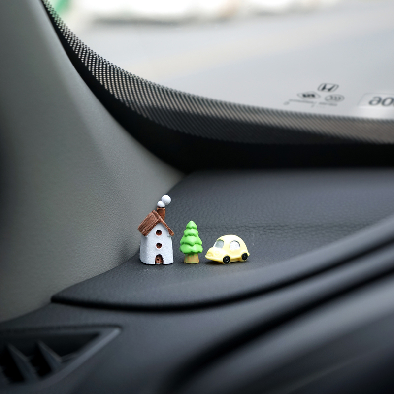 Vacation Time Car Decoration Ornament Small Tree Cabin Dashboard Monitor Screen Mini Creative Interior Decoration
