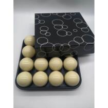 Longding Billiards pure white standard cue ball has three specifications and good playing feel. The quality is suitable for amateur players and beginners.