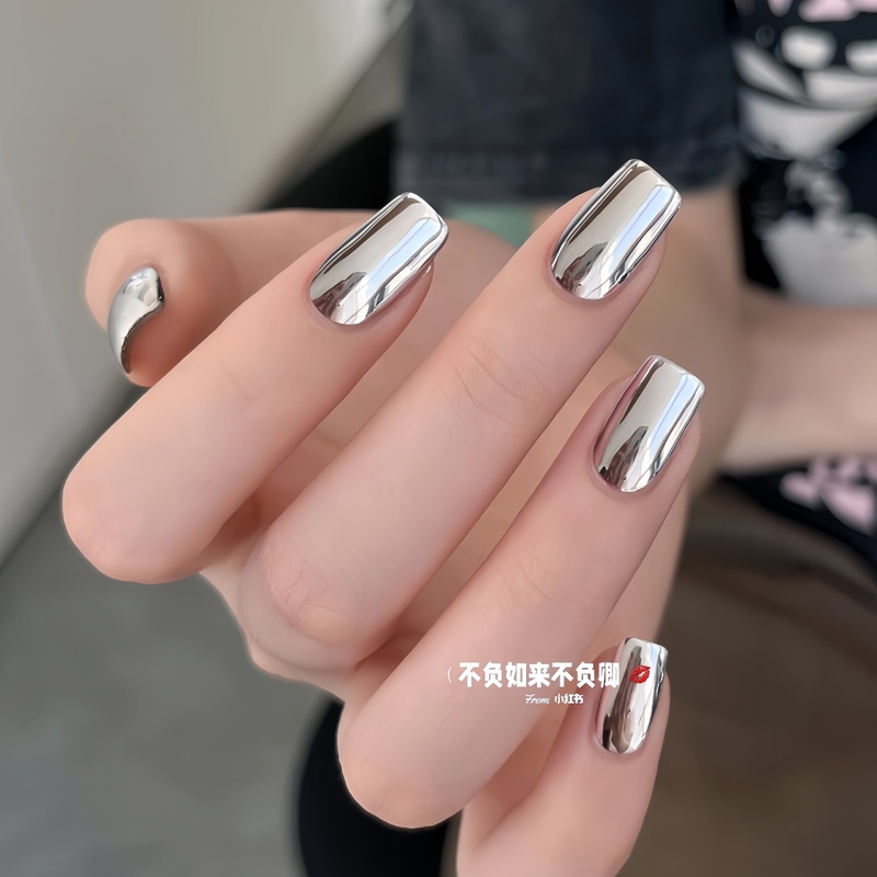 2026 Hot-Selling Lisa Style European and American Sweet and Cool Girl Mirror Metallic Silver Magic Mirror Powder Handmade Detachable Nails