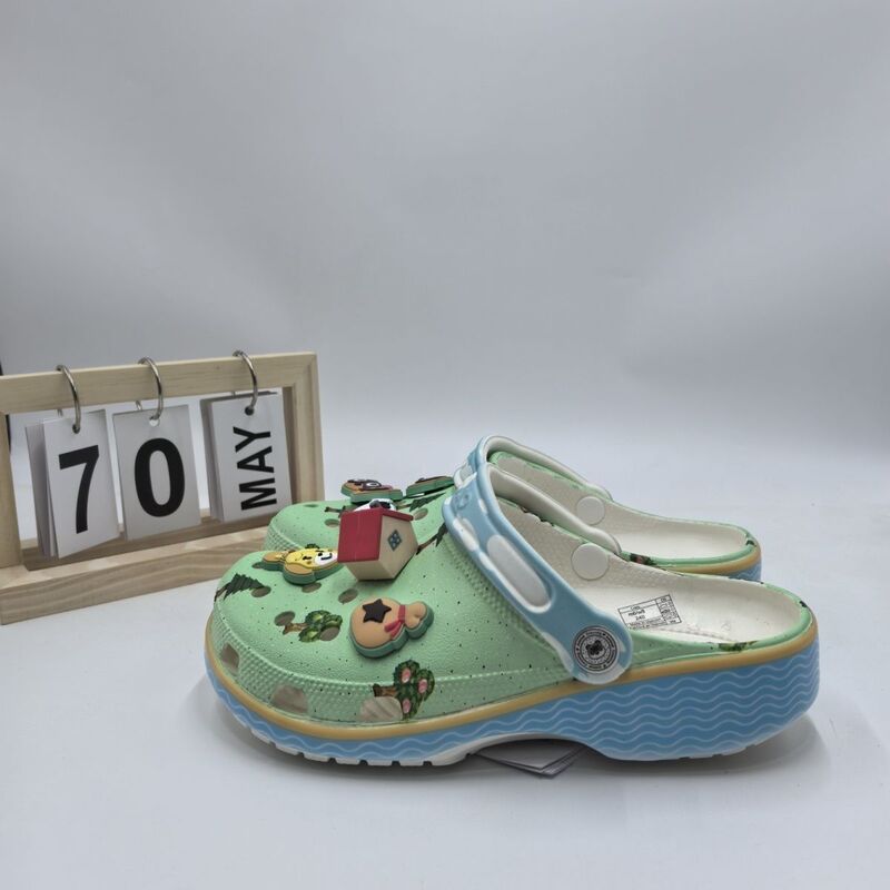 New Animal Crossing Clogs, Fashionable Slippers, Sweet and Cute Sandals, Outdoor Closed-Toe Lightweight Slippers