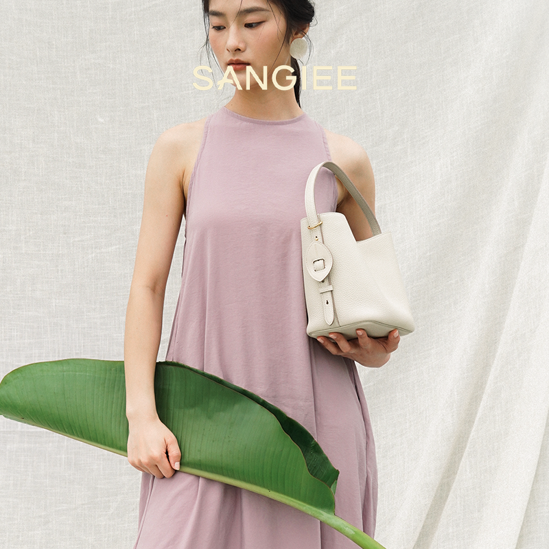 SANGIEE マウンテンリーフバスケットバッグは、最高級牛革製で、大容量、シンプルなハンドバッグ、クロスボディバッグ、バケットバッグとして女性におすすめです。