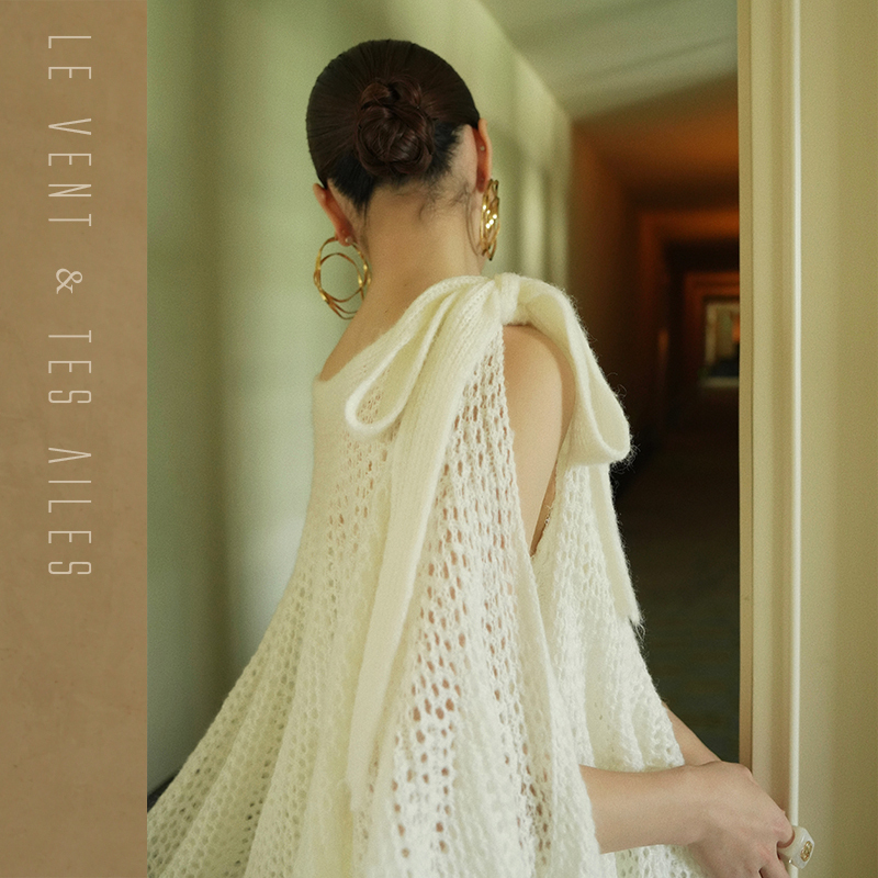 Le Vent&Tes Ailes · Condensation of Artistry · Luxurious French Elegant Wool Hollow-Out Cape Sweater Shawl