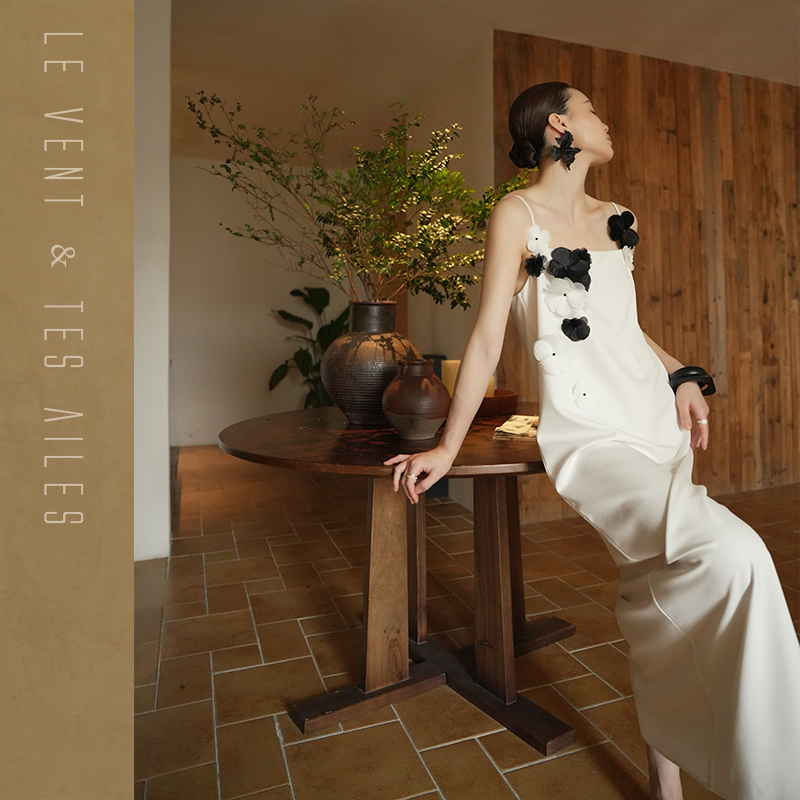 Le Vent&Tes Ailes ·Rui· French-Style Elegant and Luxurious High-End Design Spaghetti Strap Light Wedding Dress