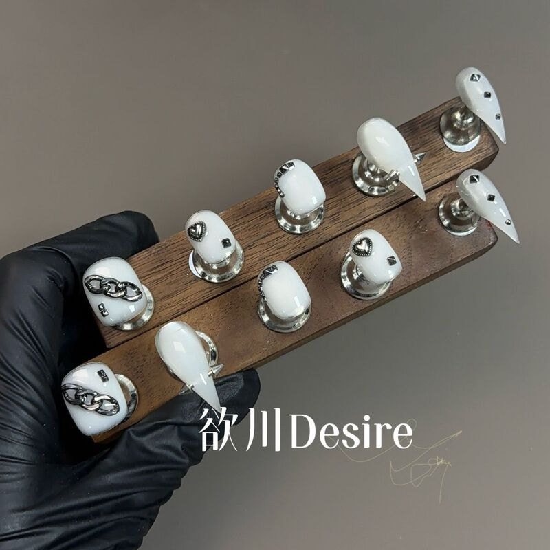 Desire | Shackle Construction Armor Claw Cat Claw Translucent Milky White Nail Art Rivet Perforated Wolf Claw Wearable Nail Desire | Shackle Construction Armor Claw Cat Claw Translucent Milky White Nail Art Rivet Perforated Wolf Claw Wearable Nail