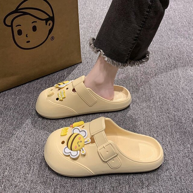 Women's 2026 Summer Clogs, Trendy Non-Slip Outdoor Sandals, Cartoon Style, New Model