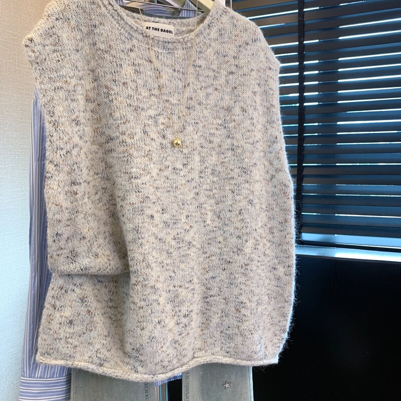 Relaxed Artistic Style Mixed-Color Floral Yarn Knit Vest for Women, Autumn Soft and Loose Sleeveless Sweater Vest for Layering