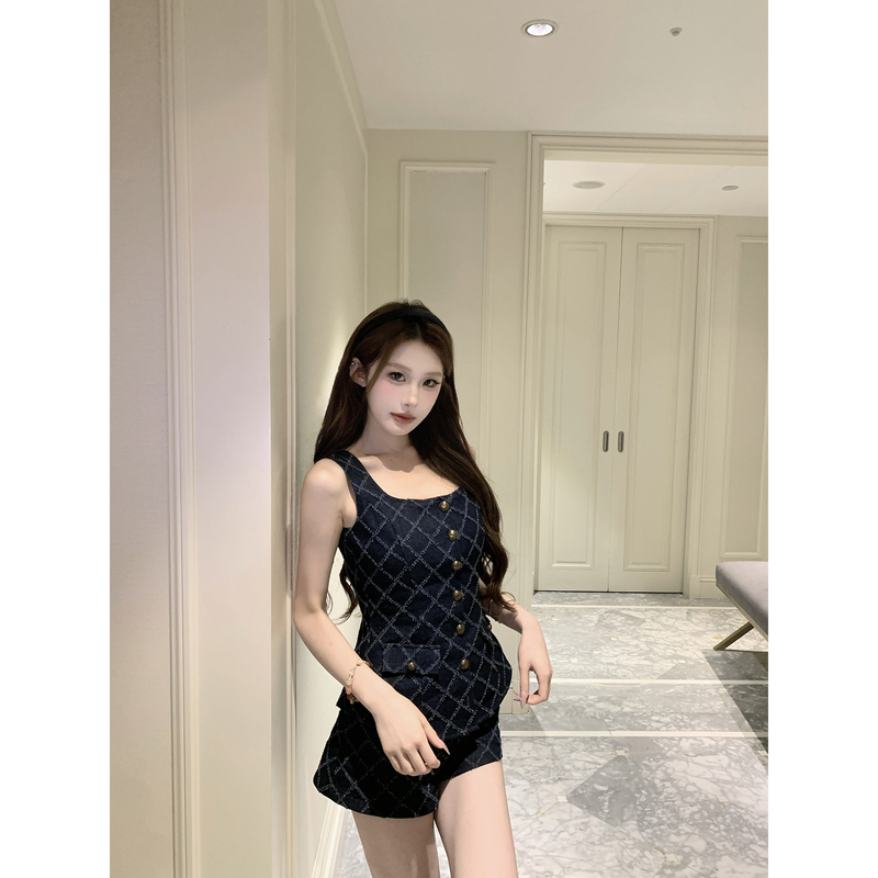 Mochi【Third Block】Summer's Stunning Sleeveless Diamond-Patterned Vest and Shorts Set for Women, Two-Piece Set Mochi【Third Block】Summer's Stunning Sleeveless Diamond-Patterned Vest and Shorts Set for Women, Two-Piece Set