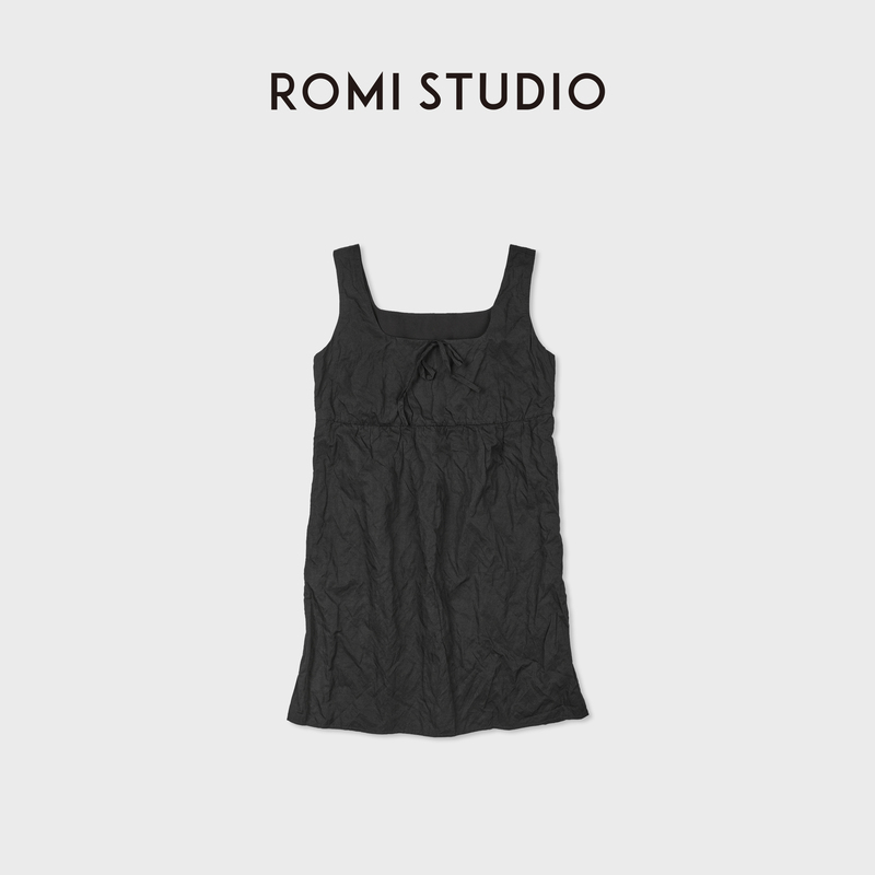 Romi Studio "Pleated Skirt Dress with Metallic Thread and Cotton Blend, Slightly Loose Fit, Elegant Dress Rwdrl63905