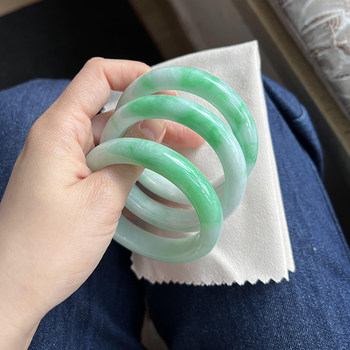 The top three best-selling jade bracelets